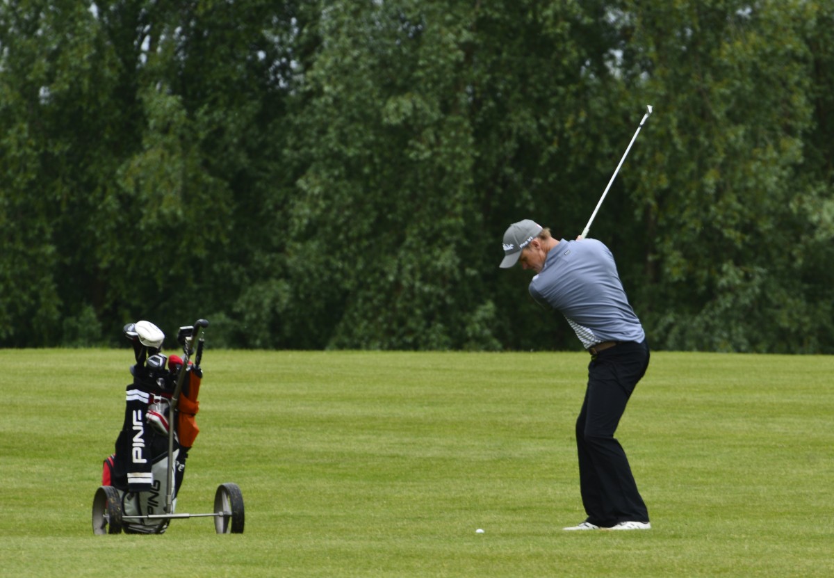 am ersten abschlag golfplatz