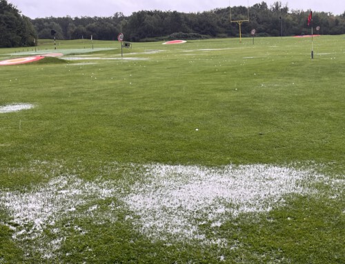 Der Platz ist zu nass und bleibt am Montag und Dienstag gesperrt